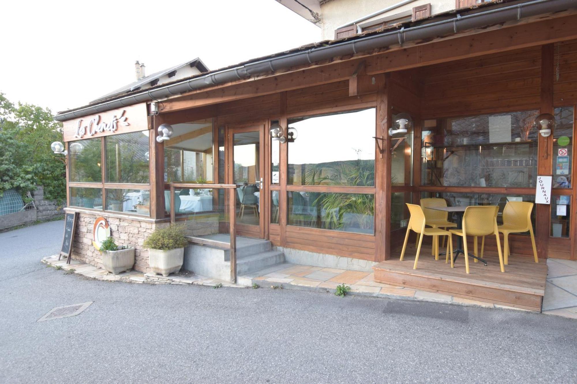 ホテル レショネット Saint-Julien-en-Champsaur エクステリア 写真