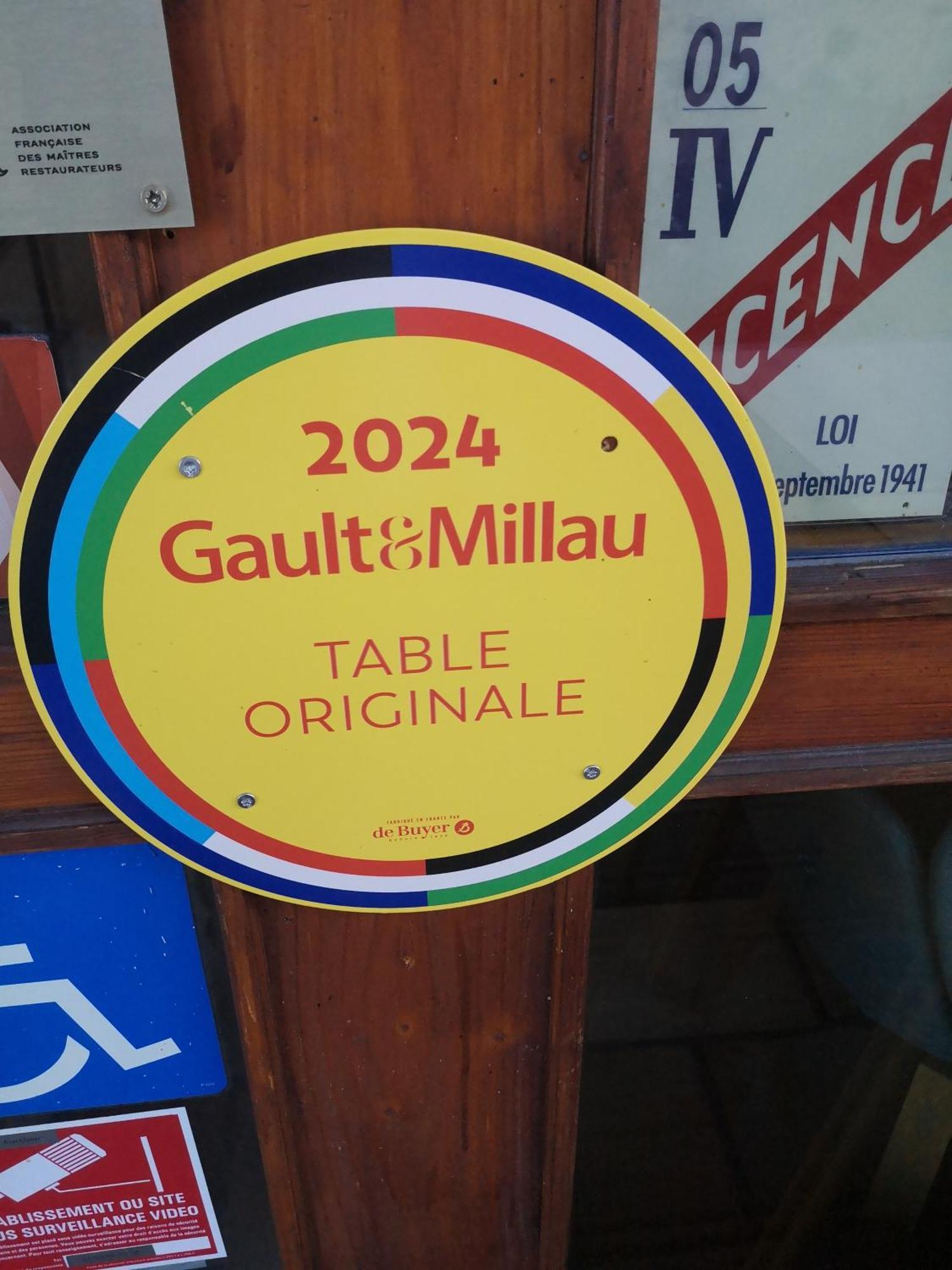 ホテル レショネット Saint-Julien-en-Champsaur エクステリア 写真