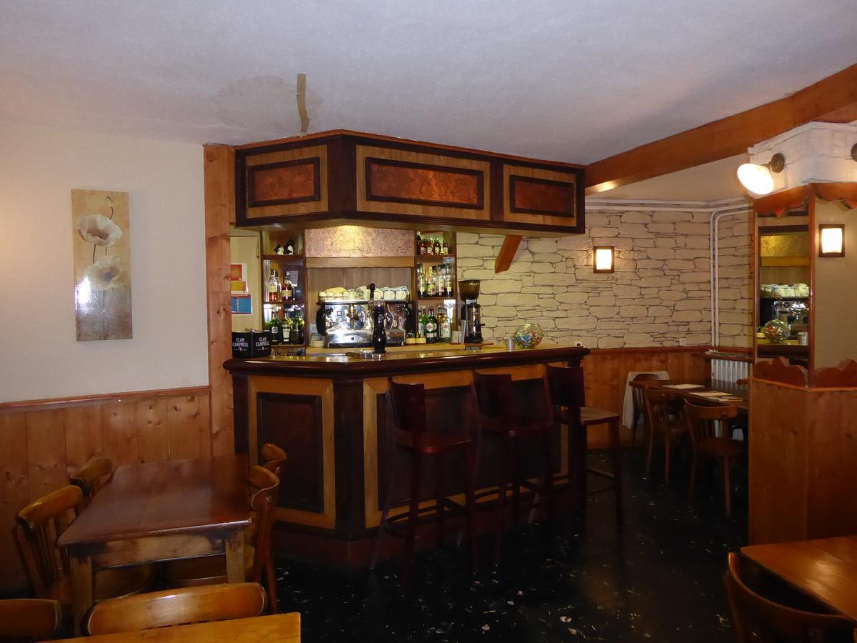 ホテル レショネット Saint-Julien-en-Champsaur エクステリア 写真
